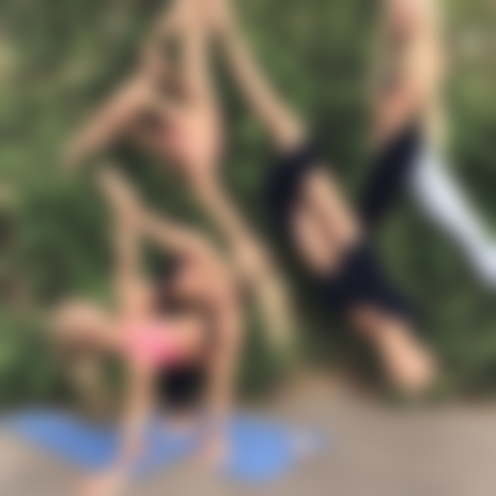 Natalie Alyn Lind, yoga workout, front view